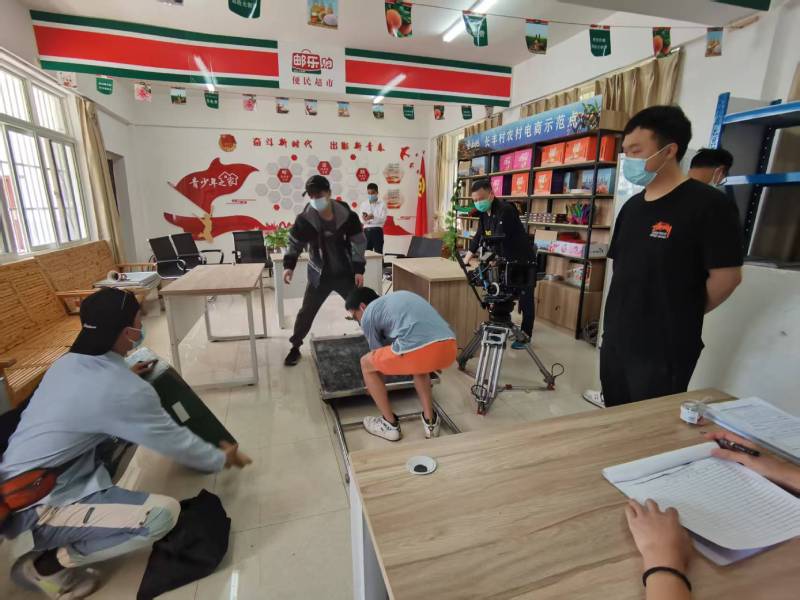 前锋区广告片拍摄公司：极简主义践行者，少即是多的视觉哲学
